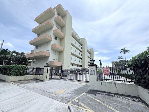 apt-109-300 Nw 42nd Ave, Miami, FL, 33126-5664 | Card Image