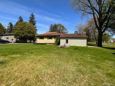 5784 Morganport Drive, Home with 3 bedrooms, 1 bathrooms and null parking in Bridgeport Twp MI | Image 2