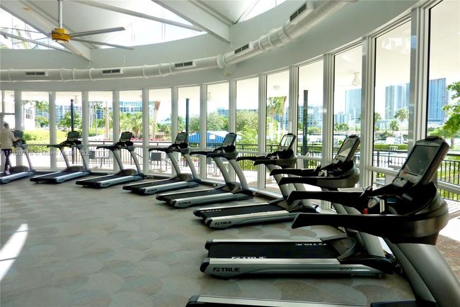 APT-1717 - 2500 Parkview Dr, Condo with 2 bedrooms, 2 bathrooms and null parking in Hallandale Beach FL | Image 34