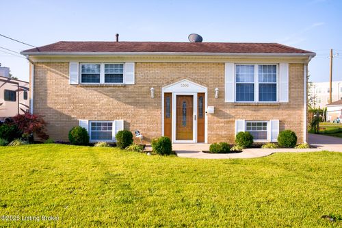 3300 Chinquapin Ln, Louisville, KY, 40219-1009 | Card Image