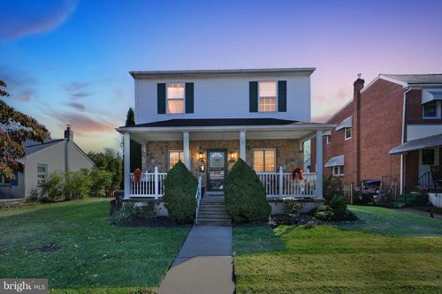 908 Noble St, NORRISTOWN, PA, 19401-3660 | Card Image