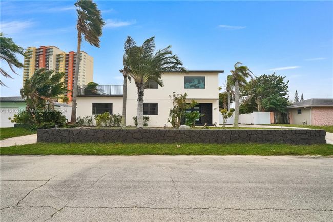 401 Wilma Cir, House other with 4 bedrooms, 3 bathrooms and null parking in Riviera Beach FL | Image 6