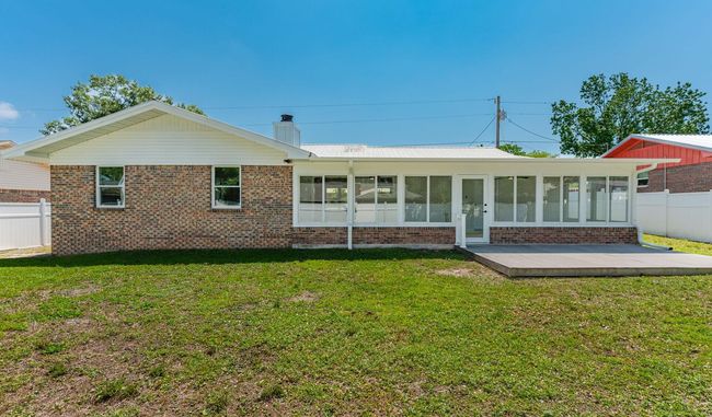 Spacious Yard! | Image 30