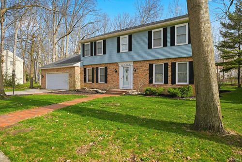 8121 Roanoke Dr, Fort Wayne, IN, 46835-4344 | Card Image