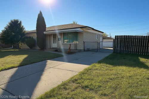 32961 Wexford Dr, Warren, MI, 48092-3235 | Card Image