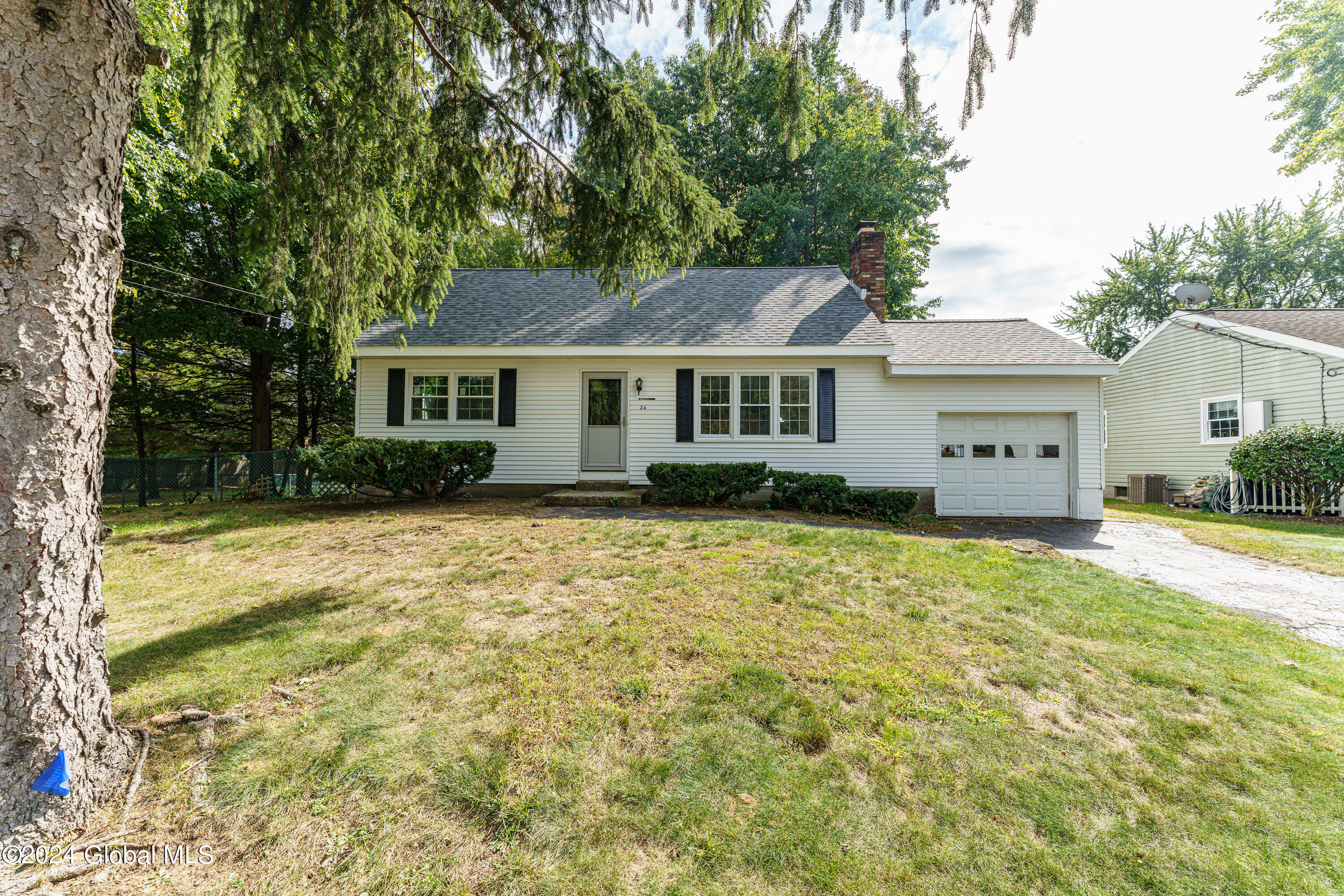 Brickley Dr, Albany, NY 12205