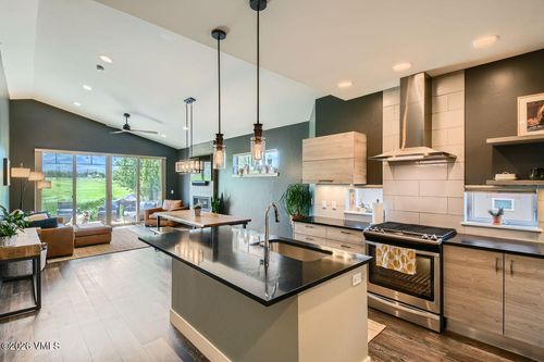 82 Lynx Cir, Gypsum, CO, 81637-5435 | Card Image
