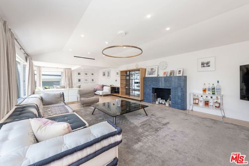 8501 Hedges Pl, Los Angeles, CA, 90069-1410 | Card Image