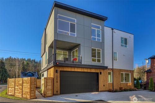 10618 E Riverside Dr, Bothell, WA, 98011-3728 | Card Image