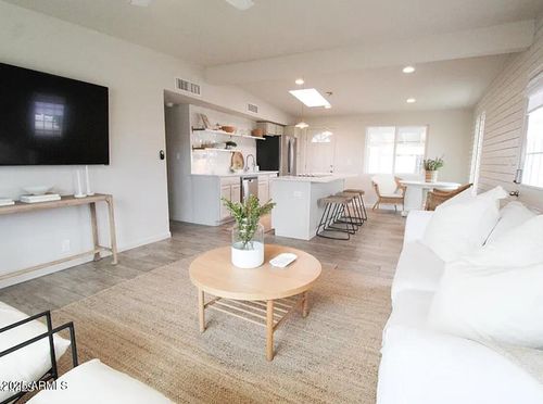 7802 E Kimsey Ln, Scottsdale, AZ, 85257-4421 | Card Image