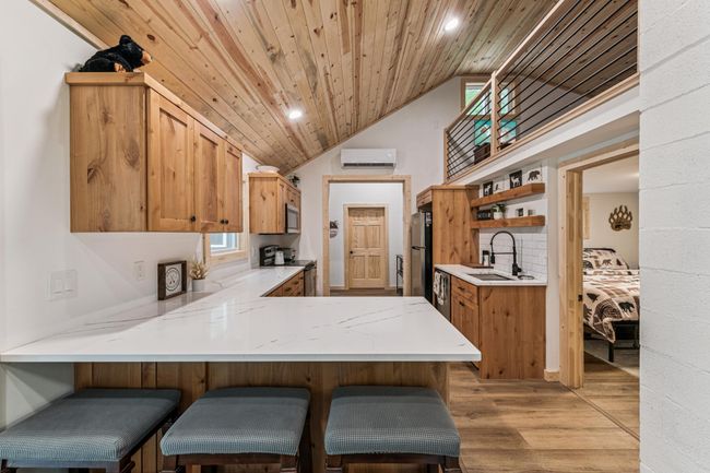 08_Interior.jpg | Image 5