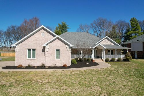 811 W Jackson Ave, Nixa, MO, 65714-8477 | Card Image