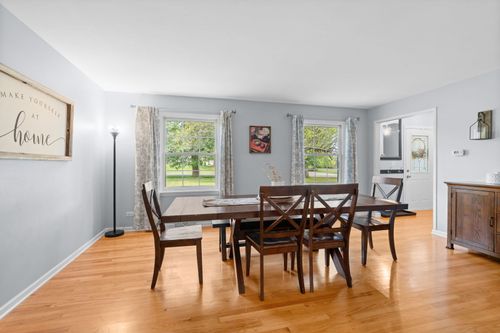 6121 Sands Rd, Crystal Lake, IL, 60014-6560 | Card Image