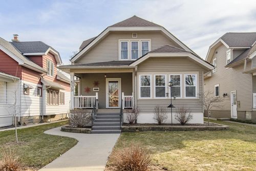 539 S 5th Avenue, West Bend, WI, 53090 | Card Image