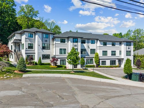 111-12 Hopal Ln, Monsey, NY, 10952-2550 | Card Image