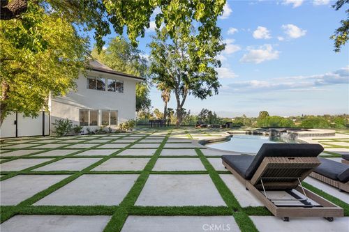 19538 Redwing St, Tarzana, CA, 91356-2936 | Card Image