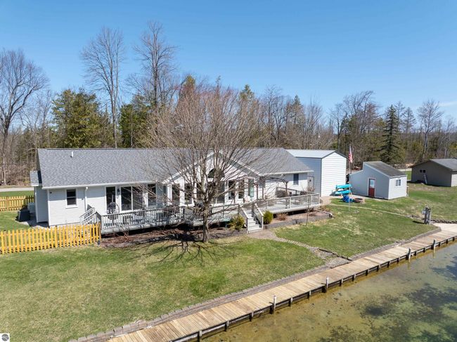 6001 N Silver Pines Dr, House other with 3 bedrooms, 2 bathrooms and null parking in Bellaire MI | Image 4