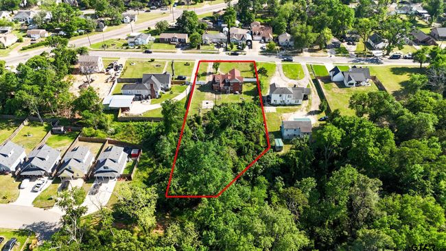 1405 Mockingbird Ln, House other with 4 bedrooms, 2 bathrooms and null parking in Tyler TX | Image 37