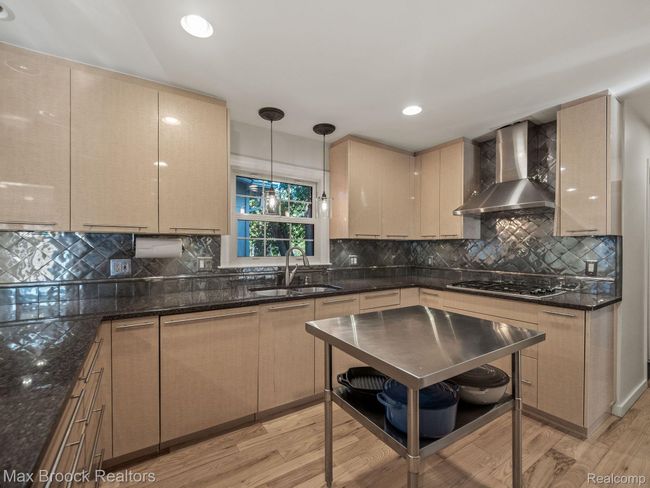 22491 N Nottingham Dr, House other with 4 bedrooms, 3 bathrooms and null parking in Beverly Hills MI | Image 16