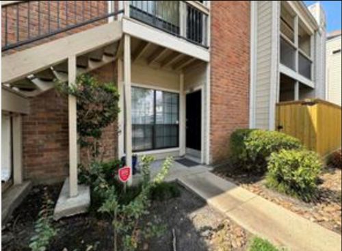 7e-2001 Bering Drive, Houston, TX, 77057 | Card Image