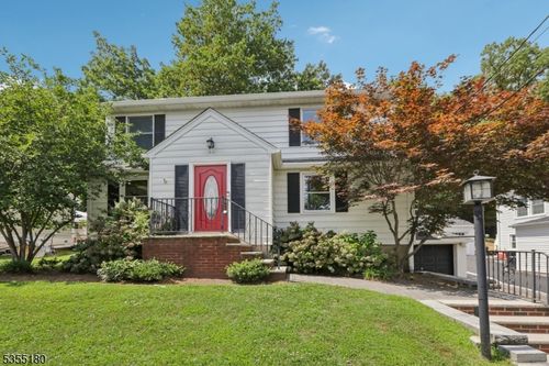 80 Mccosh Rd, Montclair, NJ, 07043-2104 | Card Image