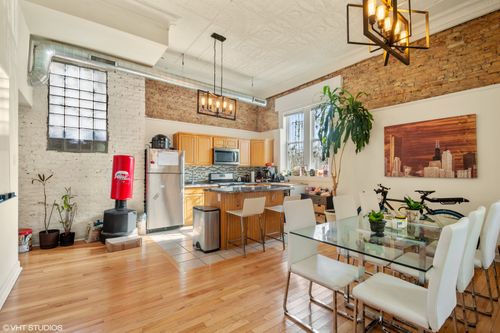 1-2048 Evergreen Ave, Chicago, IL, 60622-1907 | Card Image