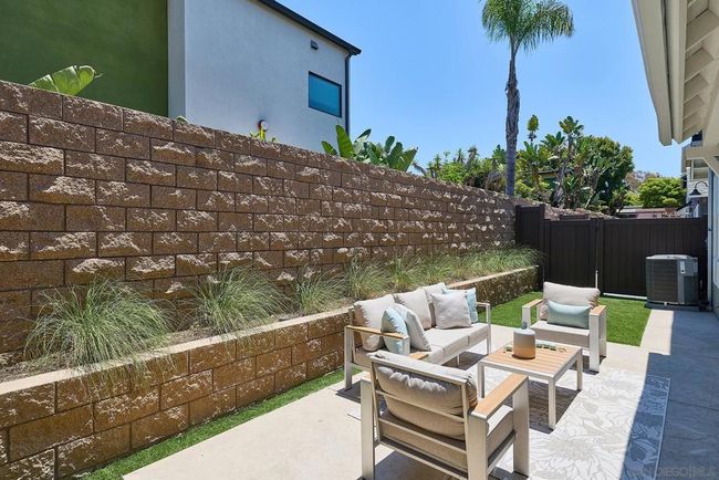 567 N Vulcan Ave, House other with 3 bedrooms, 3 bathrooms and 2 parking in Encinitas CA | Image 16