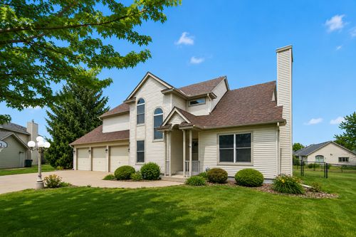 8057 Garfield St Ne, Spring Lake Park, MN, 55432-2164 | Card Image