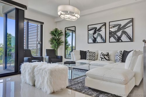 n205-3040 N Ocean Blvd, Fort Lauderdale, FL, 33308-7382 | Card Image