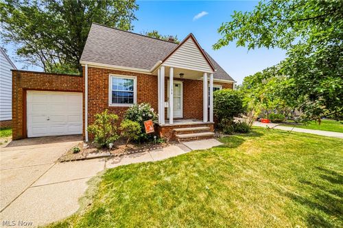 134 E 293rd St, Willowick, OH, 44095-4548 | Card Image
