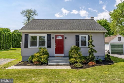 15 W Market St, MYERSTOWN, PA, 17067-1938 | Card Image