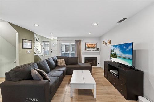 unit-c-107 W Spring St, Long Beach, CA, 90806-1466 | Card Image