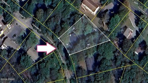 2622 Foxledge Dr, Tobyhanna, PA, 18466-3774 | Card Image