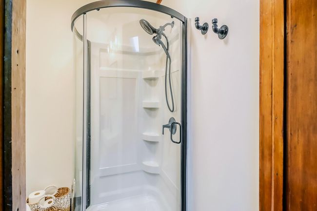 Bathroom1_3.jpg | Image 24