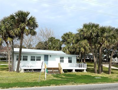 373 1 St Street, House other with 3 bedrooms, 2 bathrooms and null parking in Cedar Key FL | Image 3