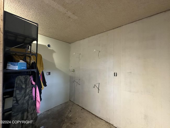 Unfinished closet | Image 24