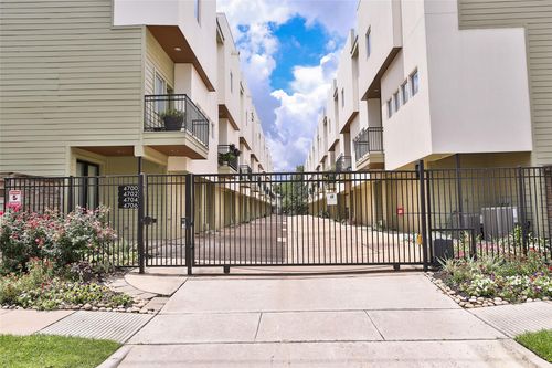 4706 Austin St, Houston, TX, 77004-5005 | Card Image