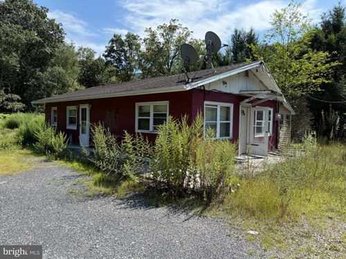 8 Tremont Rd, TREMONT, PA, 17981-1907 | Card Image