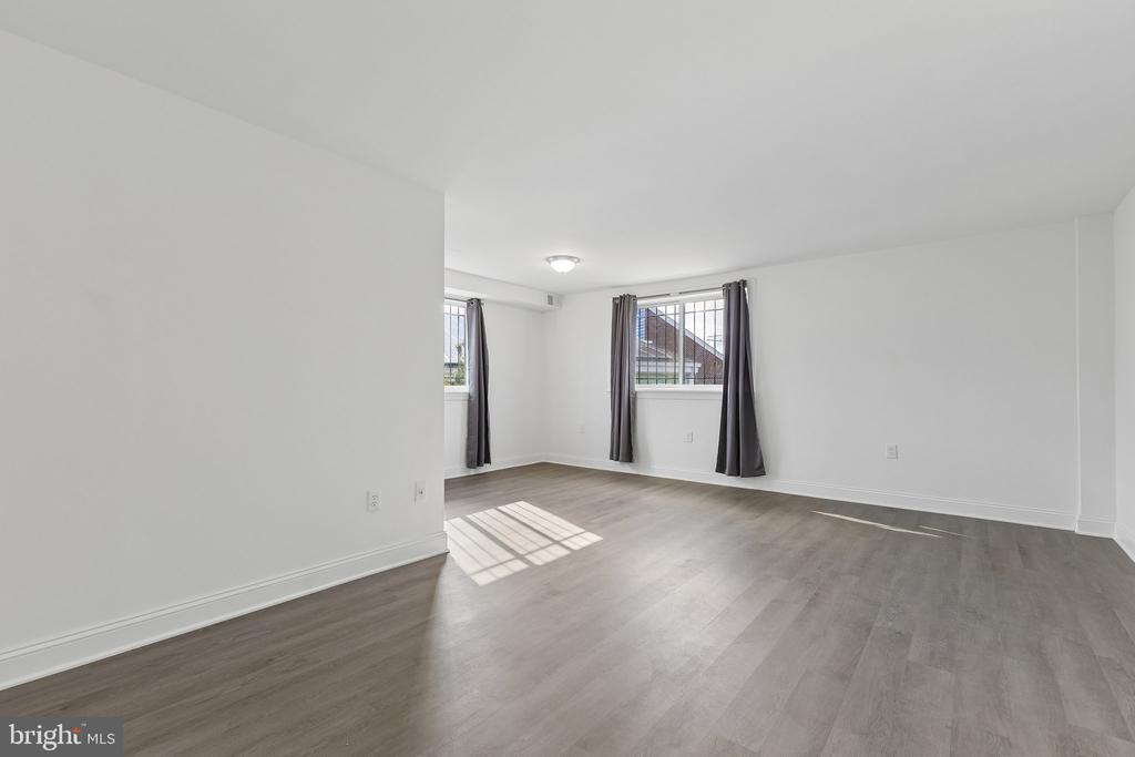 Residential in WASHINGTON 4