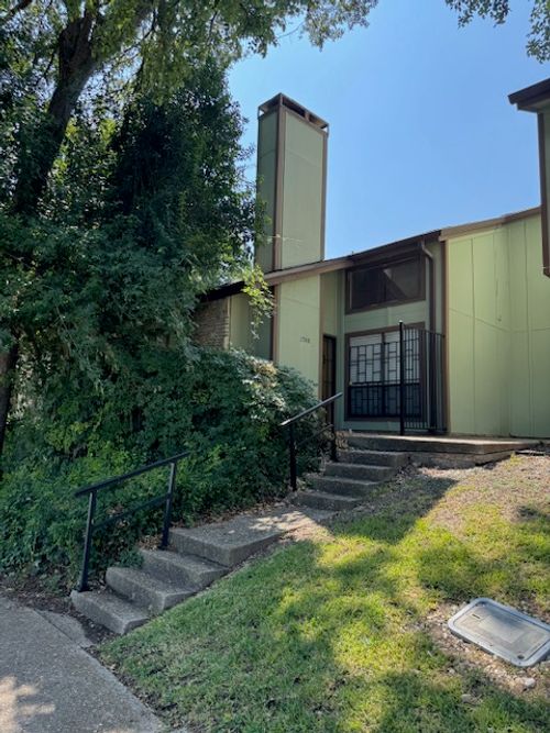 1748 Timberwood Dr, Austin, TX, 78741-5547 | Card Image