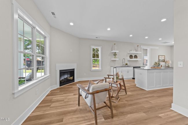 412 N Green - Family Room | Image 9