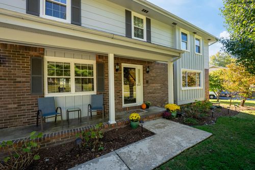 8706 Arbutus Dr, Hixson, TN, 37343-2305 | Card Image