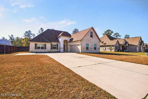 5827 Sylvester St, Ocean Springs, MS, 39564-4073 | Card Image
