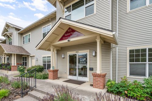 905 Skylark Pl, Ashland, OR, 97520-9640 | Card Image