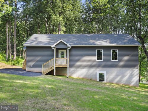 130 Highland Way, Chester Gap, VA, 22623-2110 | Card Image
