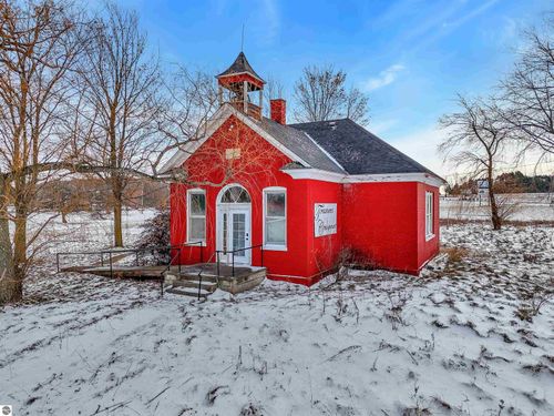 6997 E 44 Rd, Cadillac, MI, 49601-9725 | Card Image