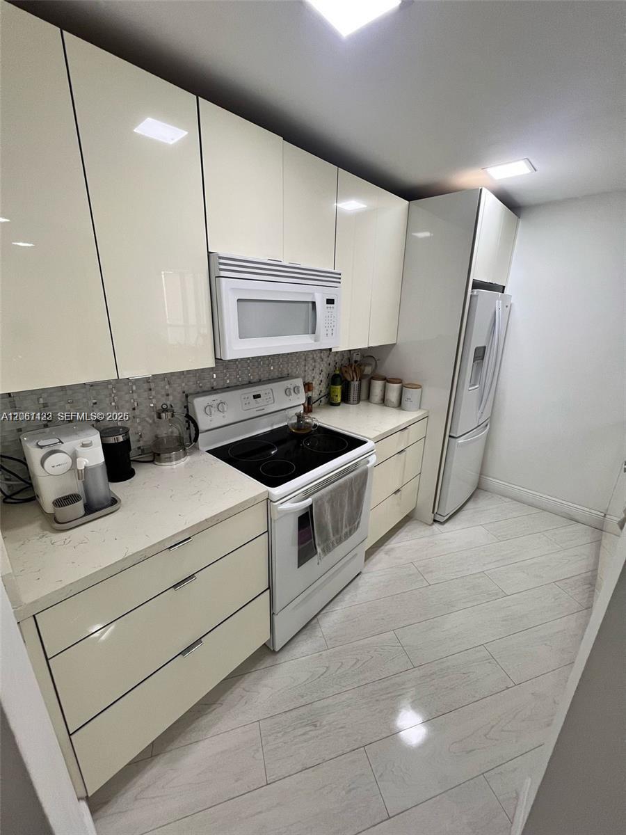 Residential Lease in Hialeah 5