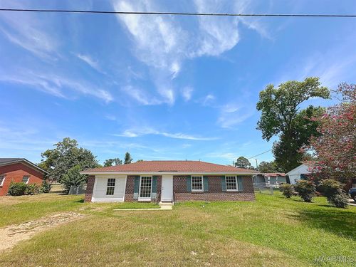 4 Carolyn St, Selma, AL, 36701-7011 | Card Image