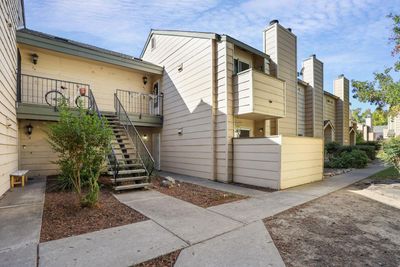 APT-40 - 8220 Center Pkwy, Condo with 2 bedrooms, 1 bathrooms and null parking in Sacramento CA | Image 1