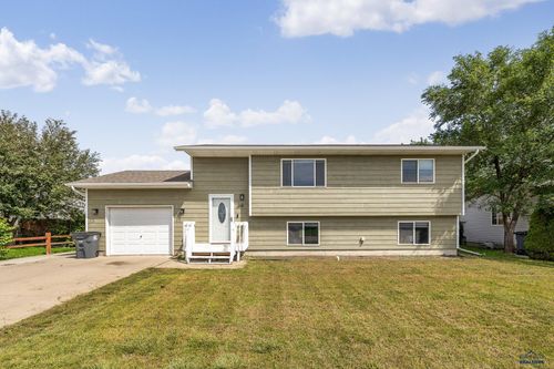 618 Stealth Ln, Box Elder, SD, 57719-9639 | Card Image